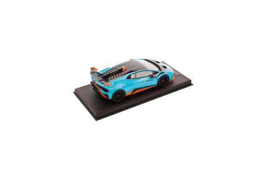 LAMBORGHINI HURACÁN STO MODEL CAR ON A SCALE OF 1:18 BY MR COLLECTION